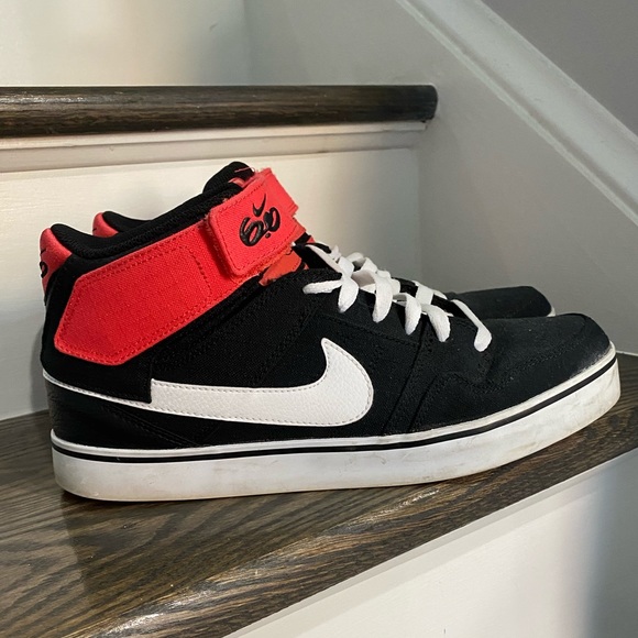 Nike Other - Nike High Top Sneakers Size 9.5